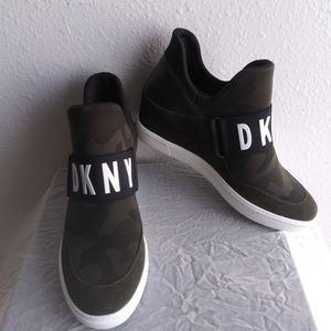 DKNY